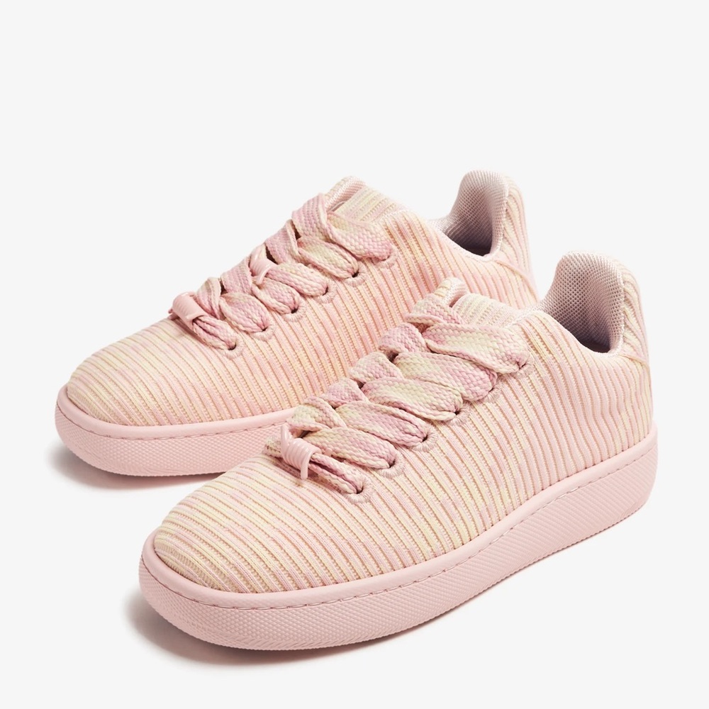 Burberry women’s peachy pink sneakers 39